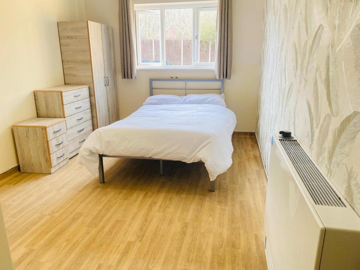 En-Suites Rooms In Northampton Moulton  Exterior photo